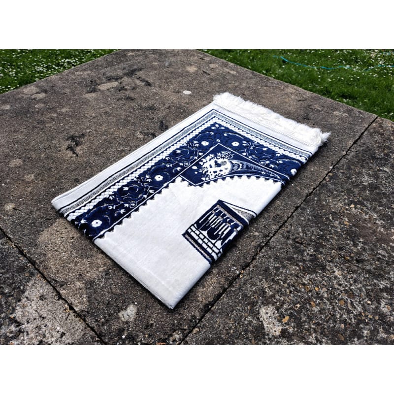 Tapis KAABA - Fond BLANC Motif BLEU MARINE Sana Tapis de prière > Velours 3701633101313 Librairie Musulmane Al-imen